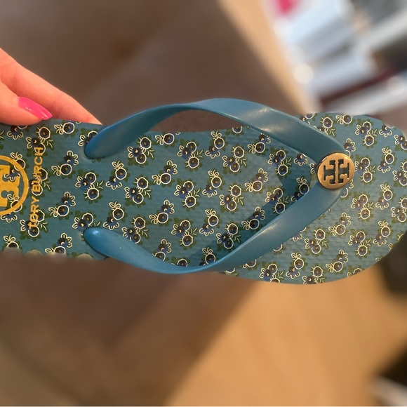 Tory Burch Patterned Blue Flip Flops - Picture 2 of 3